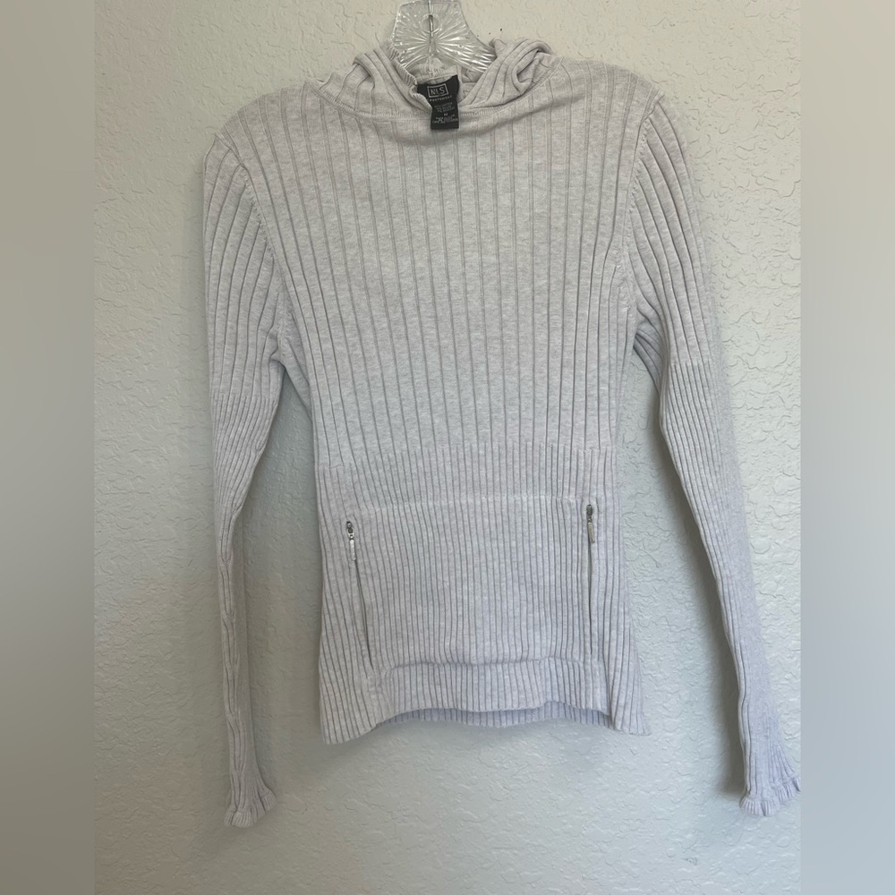 NILS Light Gray Ribbed Turtleneck Sweater
Caja 5